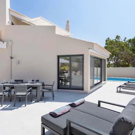 Willa Vale Do Garrao Sleeps 6 With Pool Air Con And Wifi *
